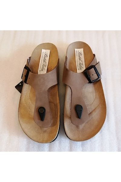 Butik Tülin جلد نوبوك أصلي للجنسين - لون رملي، جلد بإبزيم جانبي، نعل إيفا من الفلين، شبشب