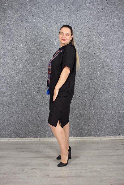 Truva XXL Φόρεμα από λινό με κουκούλα με κέντημα σε μεγάλο μέγεθος Μαύρο Elb658