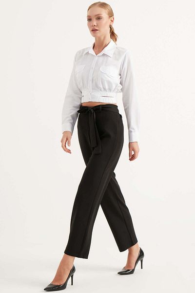 Herita Taillierte, gerade Hose mit Gürtel