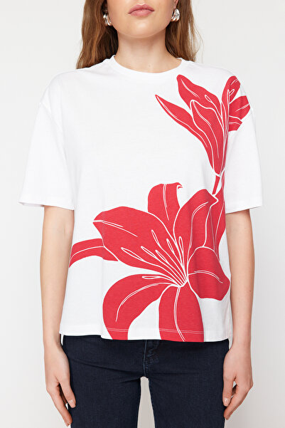 Trendyol Collection Λευκό 100% χοντρό βαμβακερό μπλουζάκι με στάμπα με λουλούδια, άνετο πλεκτό μπλουζάκι TWOSS24TS00208