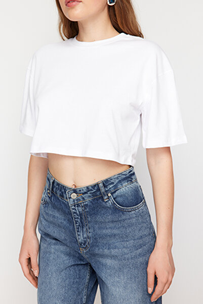 Trendyol Collection Ecru 100% Thick Cotton Cut-Out Detail Relaxed Cut Crop Knitted T-Shirt Twoss24Ts00165