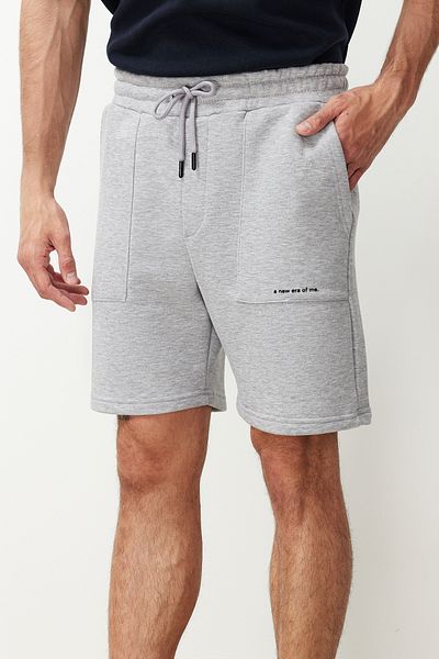 Trendyol Collection Shorts und Bermudas mit normaler Passform und Aufdruck - TMNSS24SR00056