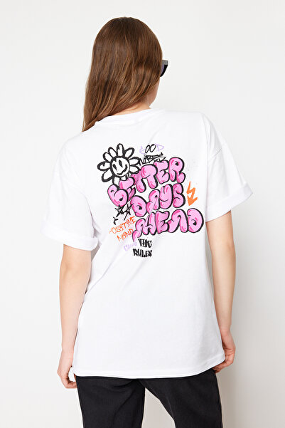 Trendyol Collection Λευκό 100% χοντρό βαμβακερό πλεκτό μπλουζάκι με στάμπα στην πλάτη και στο μπροστινό μέρος, Oversize/Φαρδύ πλεκτό μπλουζάκι TWOSS24TS00104