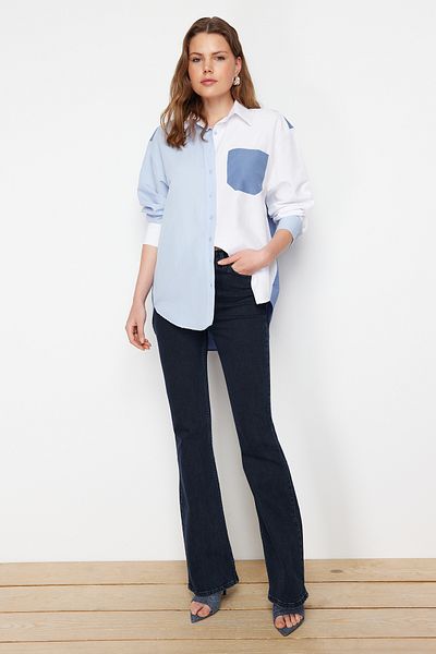 Trendyol Collection Modrá, blokovaná oversize Wide Fit tkaná košile TWOSS24GO00136