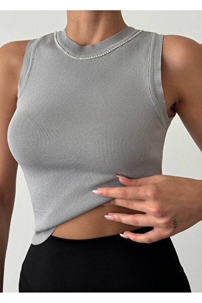 Laluvia Graue Strickbluse mit Schmuckkragen