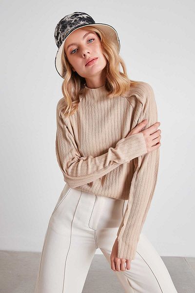 Vitrin Bluse mit gestreiften Stricknähten und detaillierten Details