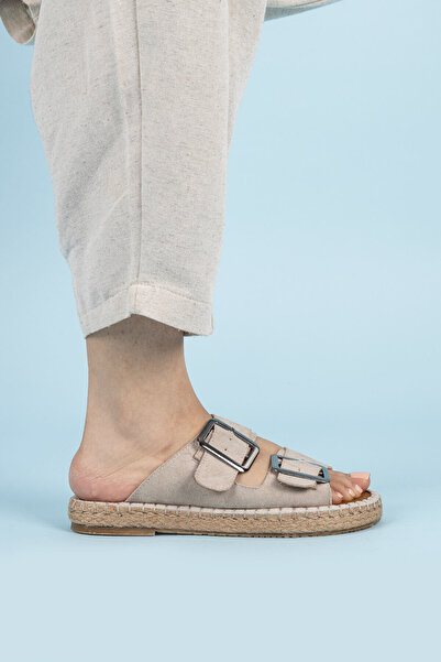 Getcho Γυναικείες μπέζ παντόφλες με διπλή αγκράφα Bunta