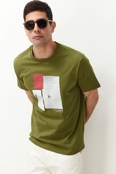 Trendyol Collection Khaki potištěné 100% bavlněné tričko – Regular Fit TMNSS21TS1079