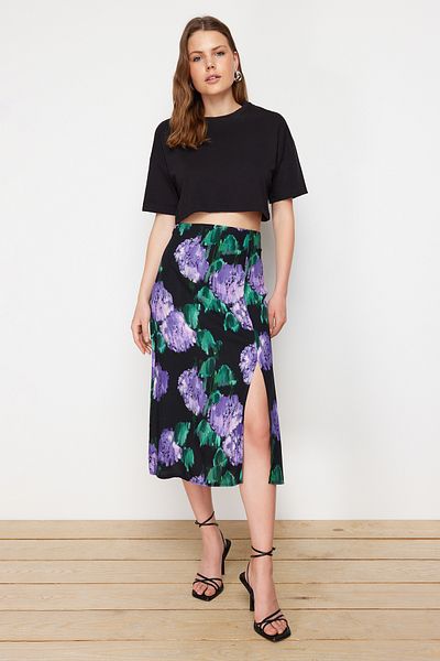 Trendyol Collection Lilafarbener gemusterter Midi-Webrock aus Viskosestoff mit Schlitzdetails TWOAW22ET0447