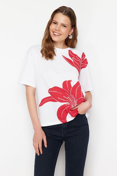 Trendyol Collection Біла 100 бавовняна футболка з квітковим принтом з розслабленою формою TWOSS24TS00208