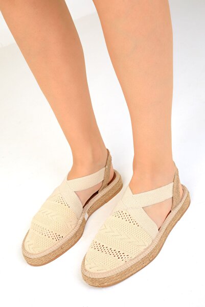 SOHO Бежови дамски сандали 19082