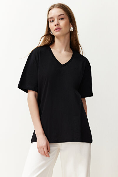 Trendyol Collection Černé 100% bavlna Boyfriend Pletené tričko s výstřihem do V TWOSS23TS00003