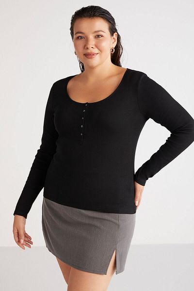 ETHIQUET Zazanabb Women's Ribbed Look Body Hugging Deep Round Neck Buttoned Black Plus Size Blouse