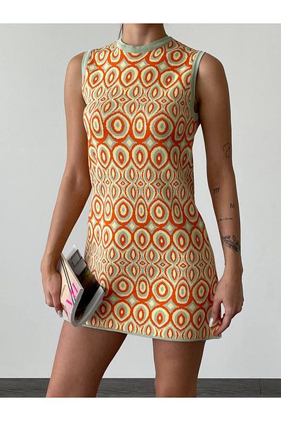 Laluvia Mintgrünes, gemustertes ärmelloses Strickkleid