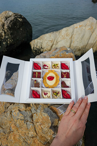 ksana choco Sevdiğinize Özel El Yapımı Belçika Çikolataları İle Hazırlanmış Beauty Box Çikolata Hediye Kutusu