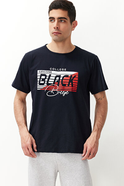 Trendyol Collection Sada pyžama Regular Fit v námořnické modré - Pletené s potiskem TMNSS24PT00038