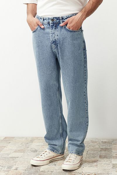 Trendyol Collection Hellblaue 100 % Baumwolle, Baggy-Fit-Jeans, lockere Jeanshose TMNAW24JE00027