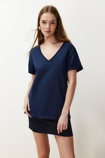 Trendyol Collection Námořnická modrá 100% bavlna Oversize/Wide Fit Pletené tričko s výstřihem do V TWOSS23TS00003