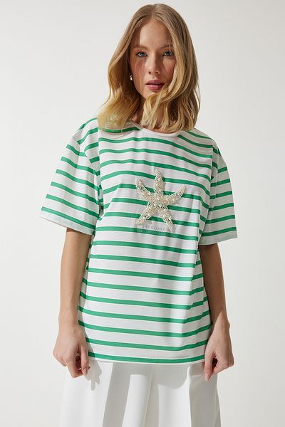 Happiness İstanbul Grün-weiß gestreiftes, mit Stern und Perlen besticktes, übergroßes Strick-T-Shirt für Damen PB00023