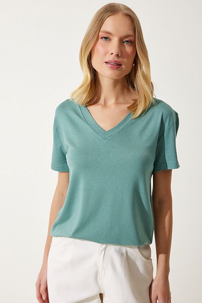 Happiness İstanbul Grünes Basic-T-Shirt aus Viskose-Strick mit V-Ausschnitt für Damen EN00613
