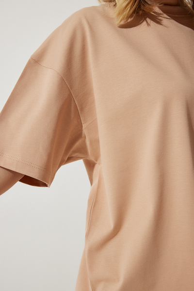 Happiness İstanbul Γυναικείο πλεκτό μπλουζάκι με λαιμόκοψη σε σκούρο μπεζ Basic Oversize BF00091