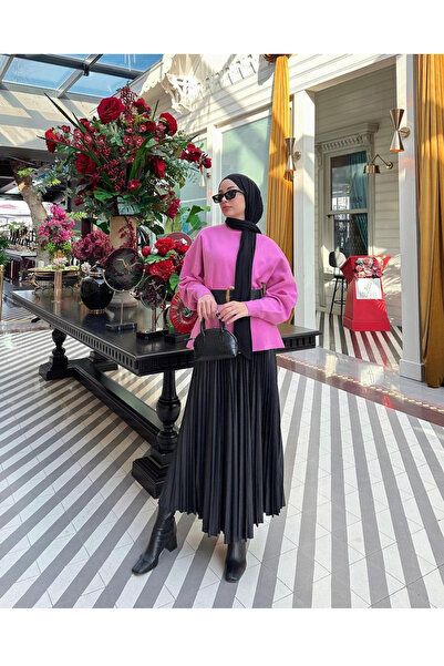 Zübeyde Sayın تنورة حجاب مطوي