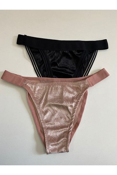 Tuğçe Denktaş Velvet panties set