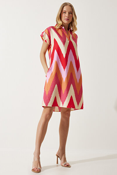 Happiness İstanbul Gemustertes Sommerkleid für Damen in Rot und Creme mit Polokragen OF00001