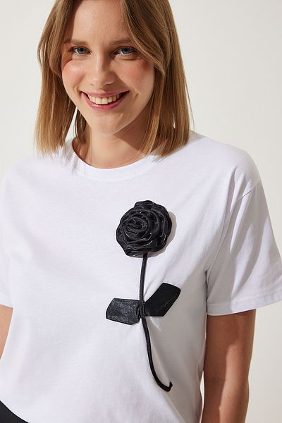 Happiness İstanbul Women's White Flower Detailed Cotton Oversize T-Shirt NJ00147