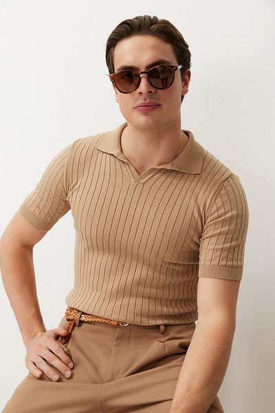 Trendyol Collection Béžové úpletové tričko Slim-Narrow Polo Collar - TMNSS24TS00256