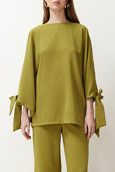 Trendyol Modest Green Bat Sleeve Woven Aerobin Tunic-Pants Set TCTSS23US00043