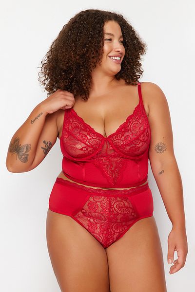 Trendyol Curve Detaillierte Bustier-Höschen-Unterwäsche-Sets mit roter Spitze TBBSS23DG00000