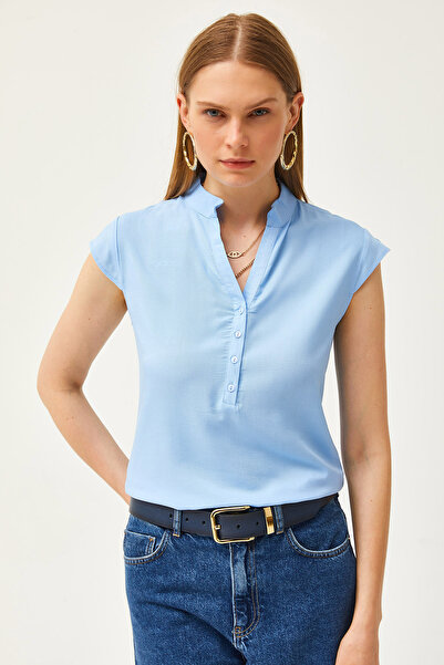 Olalook Γυναικεία Baby Blue με V λαιμόκοψη με 4 κουμπιά βισκόζη μπλούζα BLZ-19000279