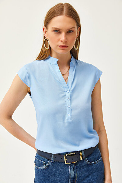 Olalook Γυναικεία Baby Blue με V λαιμόκοψη με 4 κουμπιά βισκόζη μπλούζα BLZ-19000279