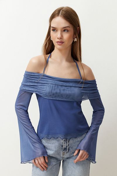 Trendyol Collection Indigoblaue Strickbluse mit ausgestellten Ärmeln und Bindedetail TWOSS24BZ00046