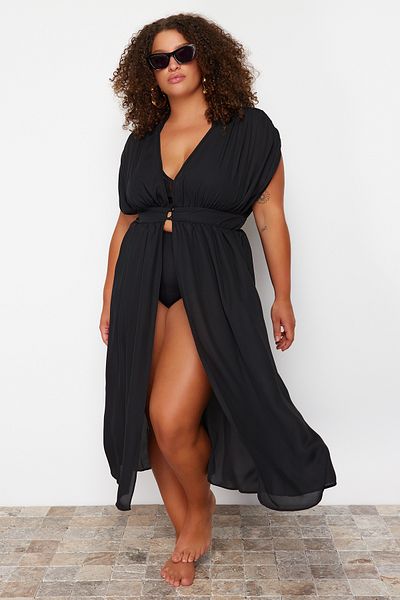 Trendyol Curve Schwarzer Kimono und Kaftan in Maxilänge – tiefe Ärmel und Knopfdetail TBBSS24DE00001