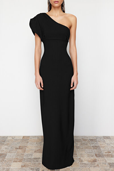 Trendyol Collection Asymetrické černé dlouhé tkané večerní šaty s límečkem - TPRSS24AE00119