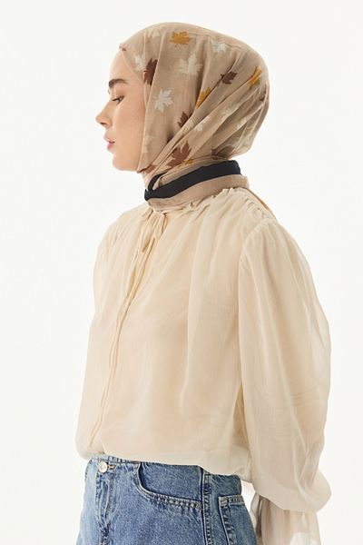 FENZA SCARF Памучен шал с шарка на листа от зета и мляко и кафе