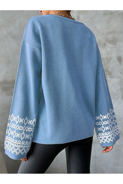 OMKA BUTİK Pulover din tricotaje de culoare albastru bebeluș, cu detaliu, cu model jacquard, cu mâneci casual