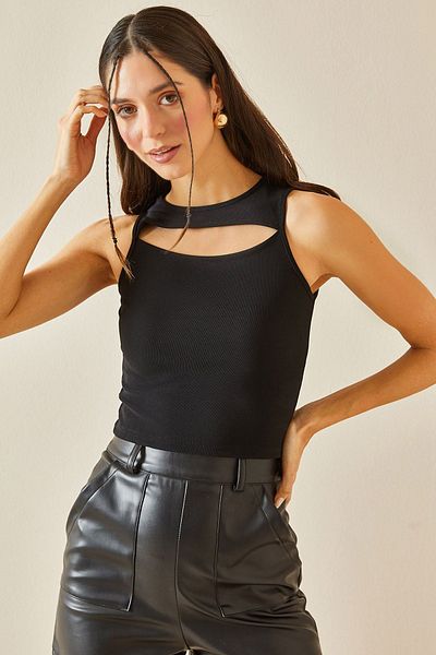 XHAN Black Crew Neck Window Detailed Blouse 5YXK2-48382-02