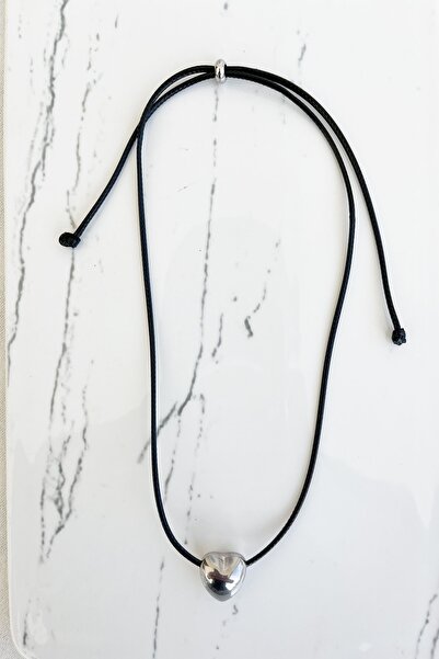 Pretty Kalp Model Çelik Uçlu Deri İpli Kolye