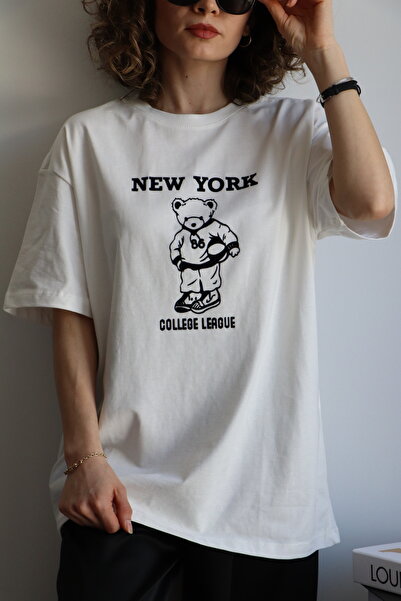 Öykü Gülşen Βαμβακερό Oversize μπλουζάκι με βελούδινη στάμπα Νέα Υόρκη