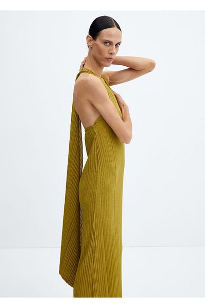 MANGO Woman Φόρεμα με πλισέ με ανοιχτή πλάτη