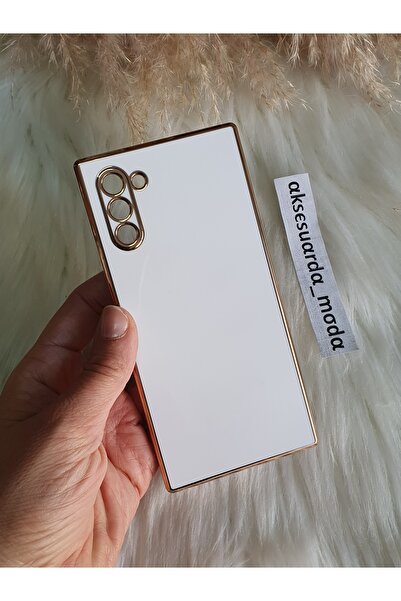 Aksesuarda Moda Samsung GALAXY NOTE 10 Uyumlu Gold Detaylı Lazer Kesim Kılıf