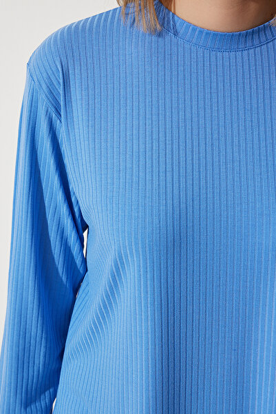 Happiness İstanbul Damen-Set mit schnurgebundener Strickbluse und Hose in Himmelblau KH00088