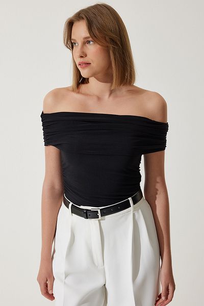 Happiness İstanbul Schwarze, geraffte, schulterfreie Sandy-Bluse für Damen TO00132