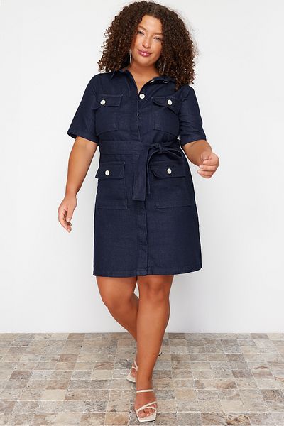 Trendyol Curve Dunkelblaues Mini-Jeanshemdkleid mit Gürteldetail TBBSS24AH00124
