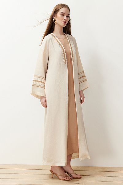 Trendyol Modest Detailní vyšívání kamenem Dlouhé tkané kimono & Kaftan & Abaya TCTSS24KF00006