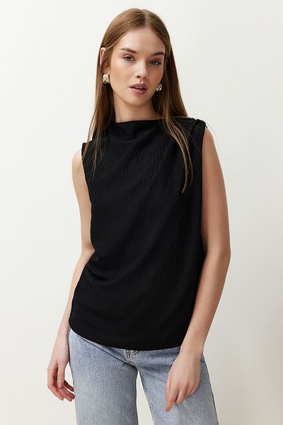 Trendyol Collection Czarna bluzka z okrągłym dekoltem i bezrękawnikiem z tkaniny ściąganej sznurkiem Twoss24Bz00343