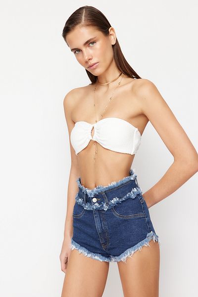 Trendyol Collection Pantaloni scurți din denim cu ciucuri albastru TBESS24SR00006
